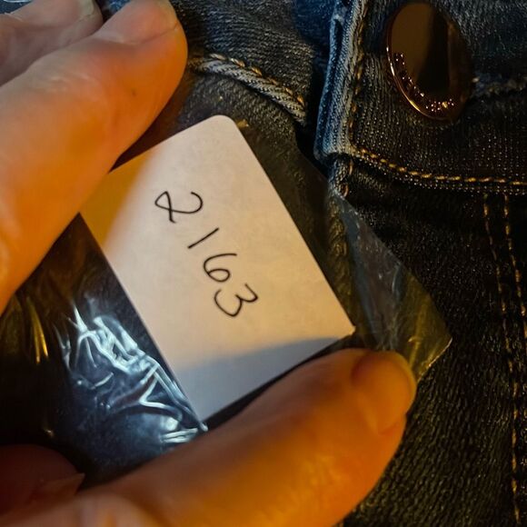 Seven7 size 12 High Rise Hollywood skinny raw hem. Embroidered. - Picture 10 of 10